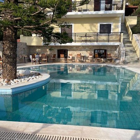 Lithos By The Sea Bed & Breakfast Neo Oitilo Exterior photo
