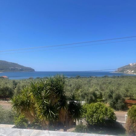 Lithos By The Sea Bed & Breakfast Neo Oitilo Exterior photo