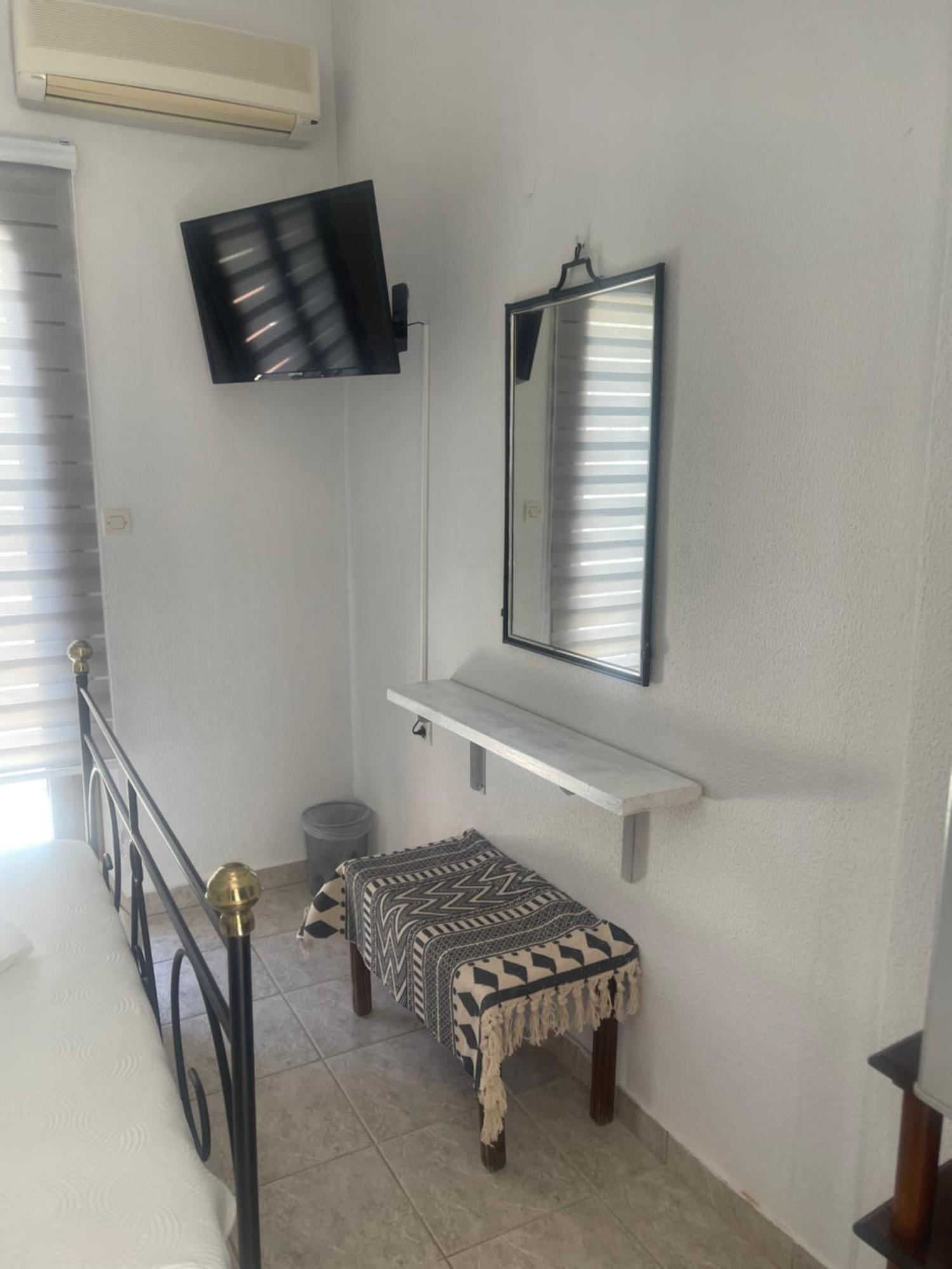 Lithos By The Sea Bed & Breakfast Neo Oitilo Exterior photo